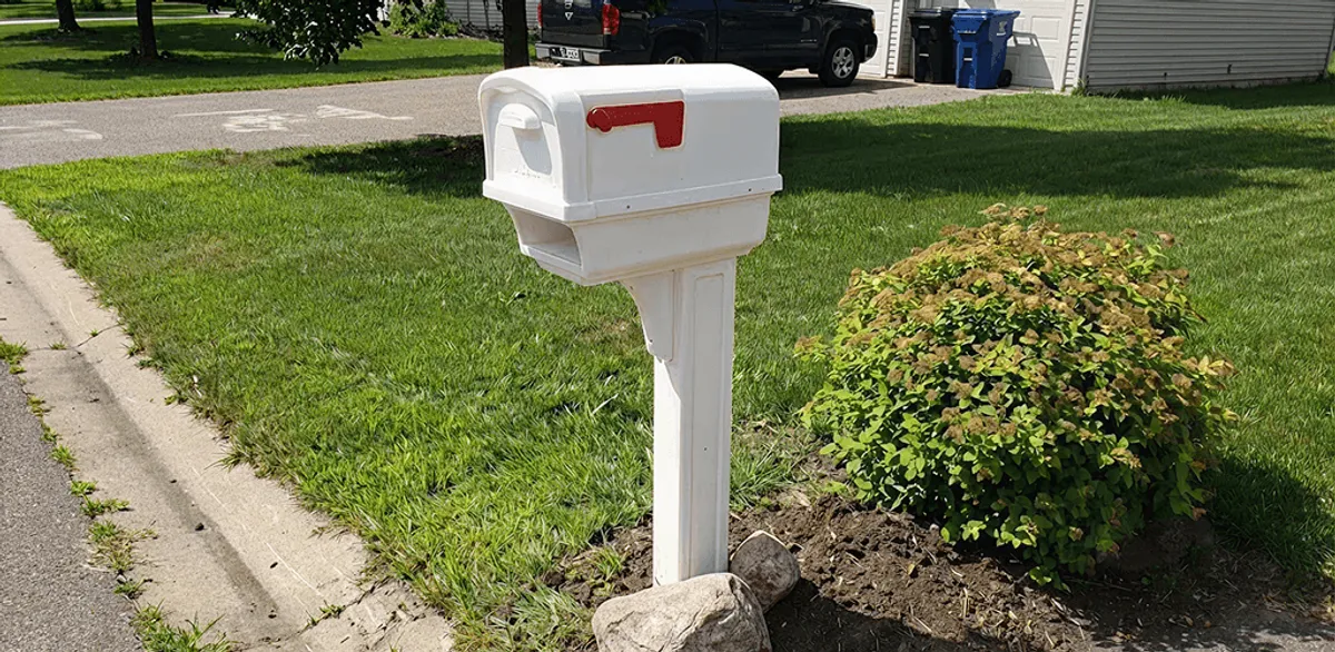 Mailbox installation for a residential curbside mailbox in Pasadena, CA